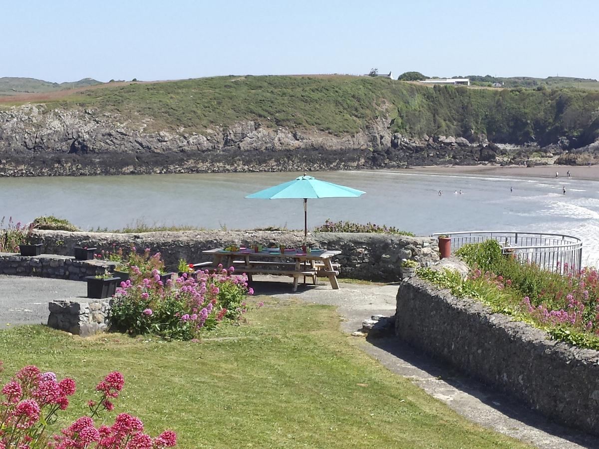 Villa Angorfa Cemaes Bay Exterior foto